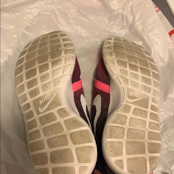 Nike Shoes! - Picture 4 of 7